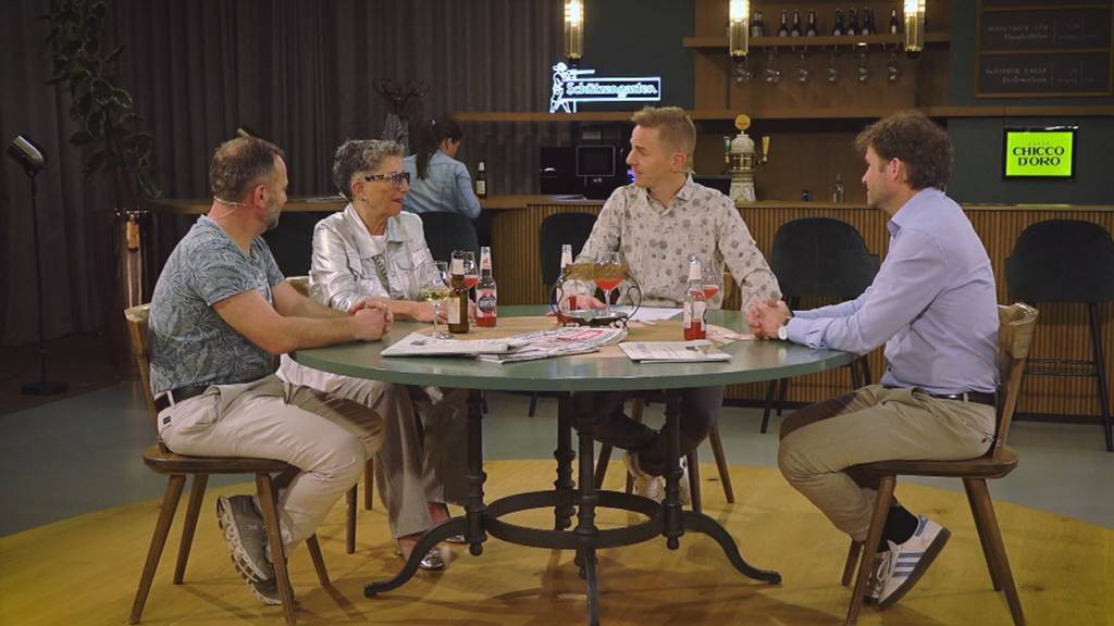 Grossmoschee, Plakate gegen Diebe und Ruhegehälter