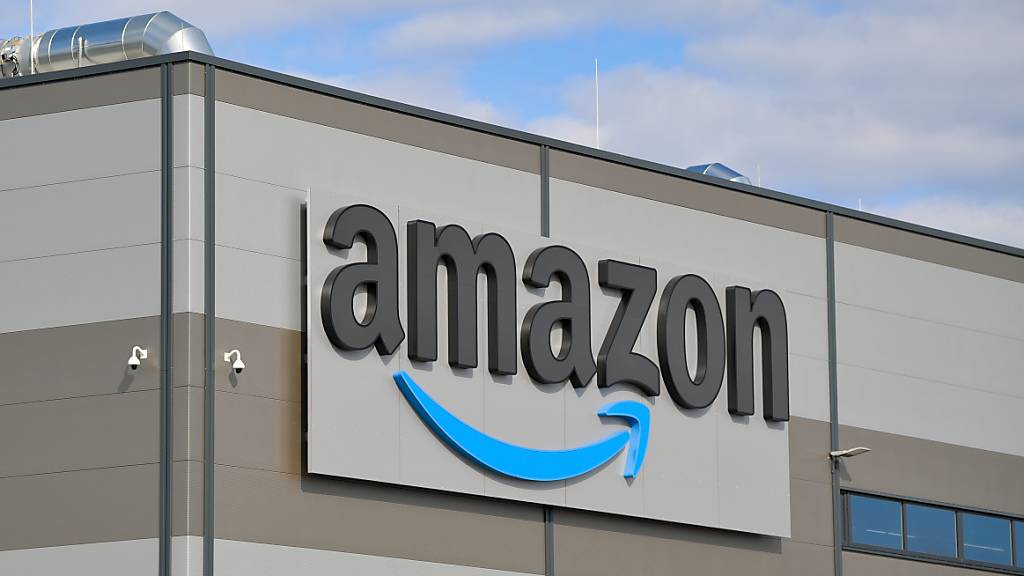 Der US-Internet-Riese Amazon vergrössert seine Frachtflugzeug-Flotte, um die grössere Nachfrage im Online-Handel bedienen zu können. Amazon beschafft sich über Leasingverträge zwölf zusätzliche Maschinen.(Archivbild)
