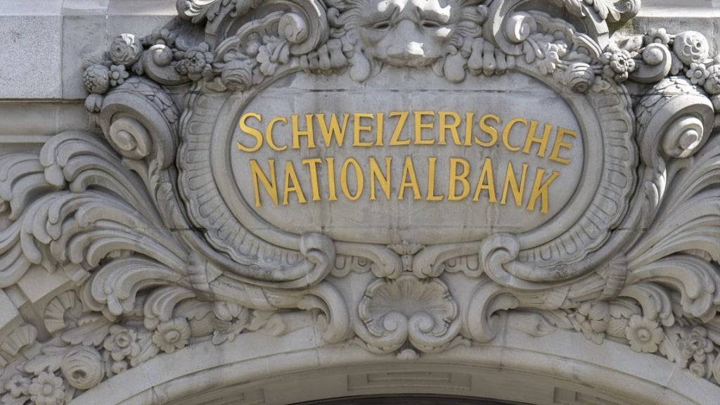 Die Schweizerische Nationalbank (SNB) hat im ersten Halbjahr einen Milliardengewinn geschrieben. Das zweite Quartal allein schloss die SNB allerdings mit einem hohen Verlust ab.(Archivbild)