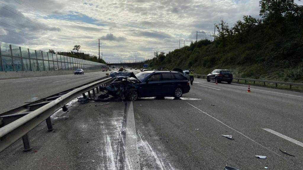 Rentnerin baut Unfall auf A1 im Aargau: A1 vorübergehend gesperrt