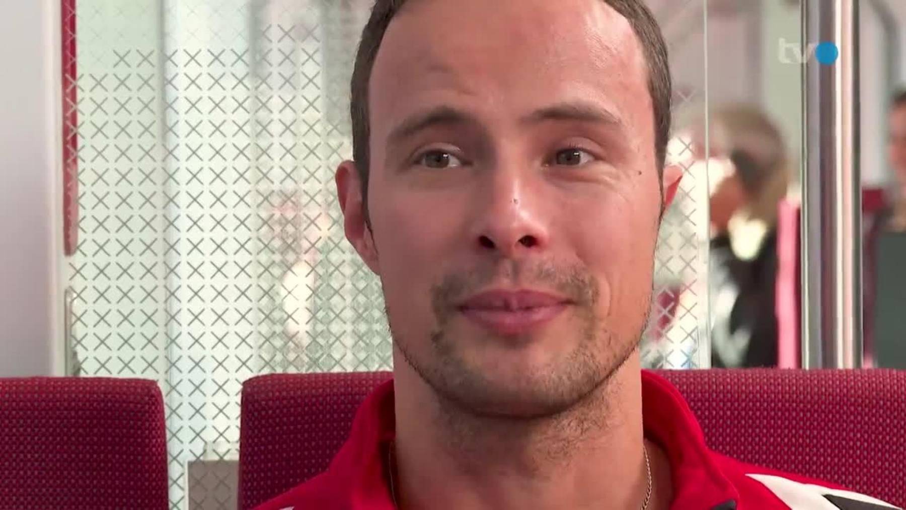 Thumb for ‹im Zug mit...›