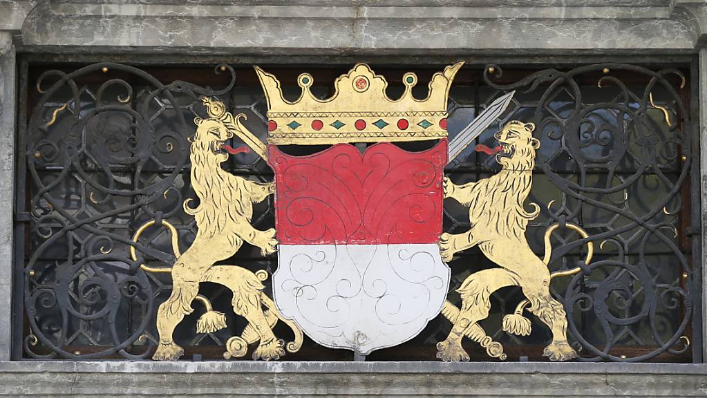 Das Solothurner Wappen am Eingang zum Rathaus. (Archivbild)