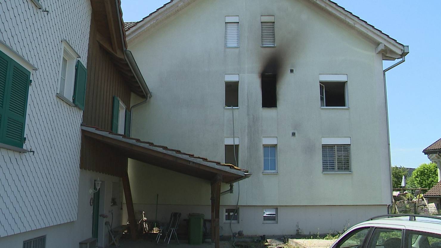 Grosseinsatz Wegen Wohnungsbrand – Eine Frau Verletzt | FM1Today