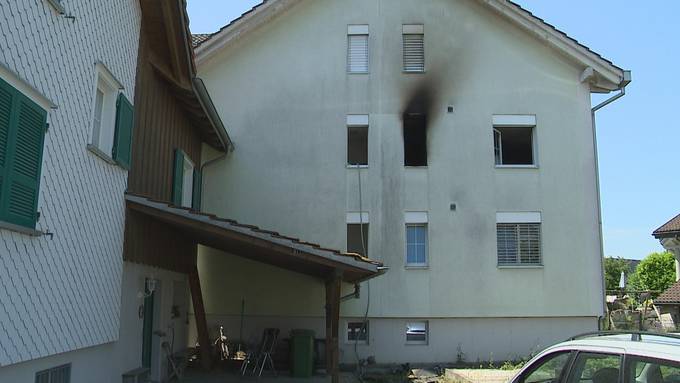 Grosseinsatz wegen Wohnungsbrand – eine Frau verletzt
