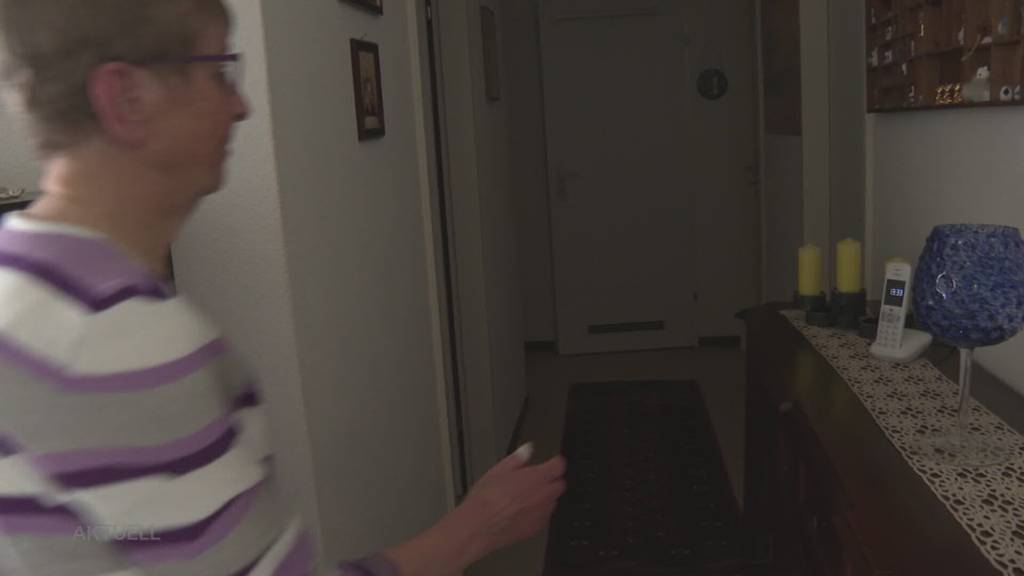 Falsche Polizei: 82-jährige Rentnerin entgeht knapp Telefon-Betrug