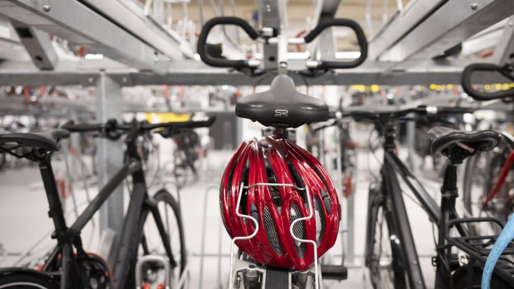Die neue unterirdische Velostation am Bahnhof Sursee bietet Platz für 1100 Velos. (Symbolbild)