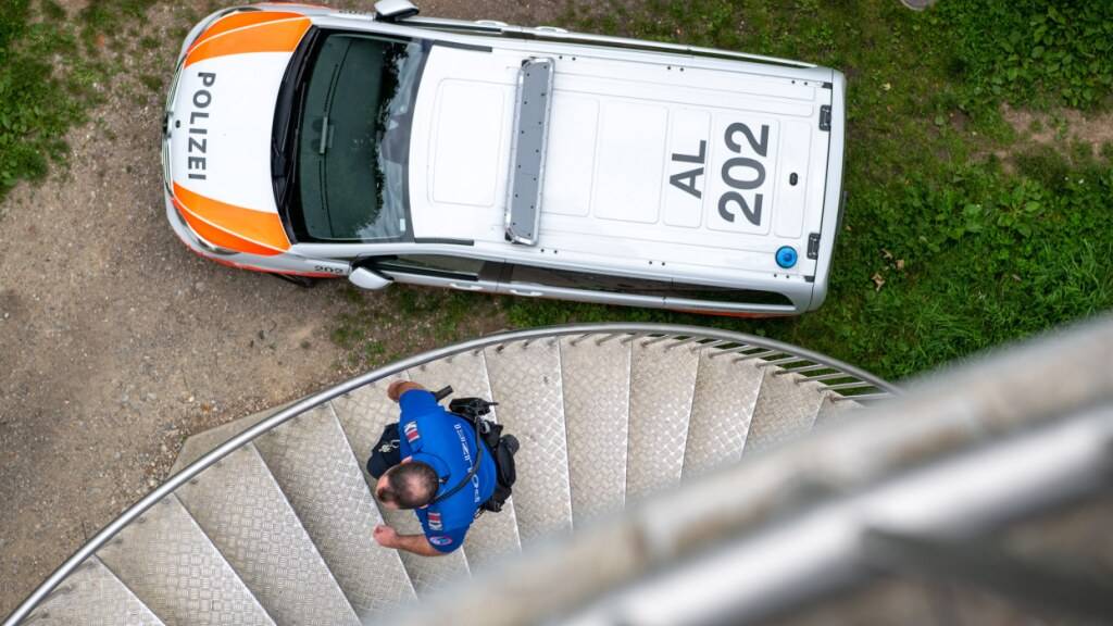 Die Winterthurer Stadtpolizei erhält eine neue Einsatz-Ausrüstung für Demos und Fussballspiele. (Symbolbild)