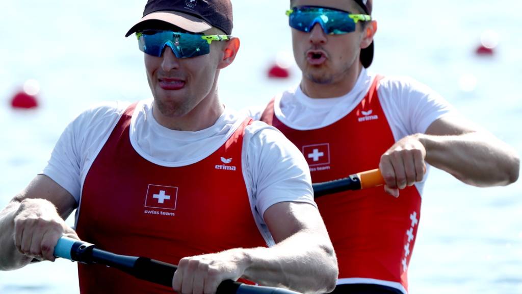 Roman Röösli (rechts) und Andrin Gulich liessen im Hoffnungslauf nichts anbrennen und siegten souverän vor dem italienischen Boot