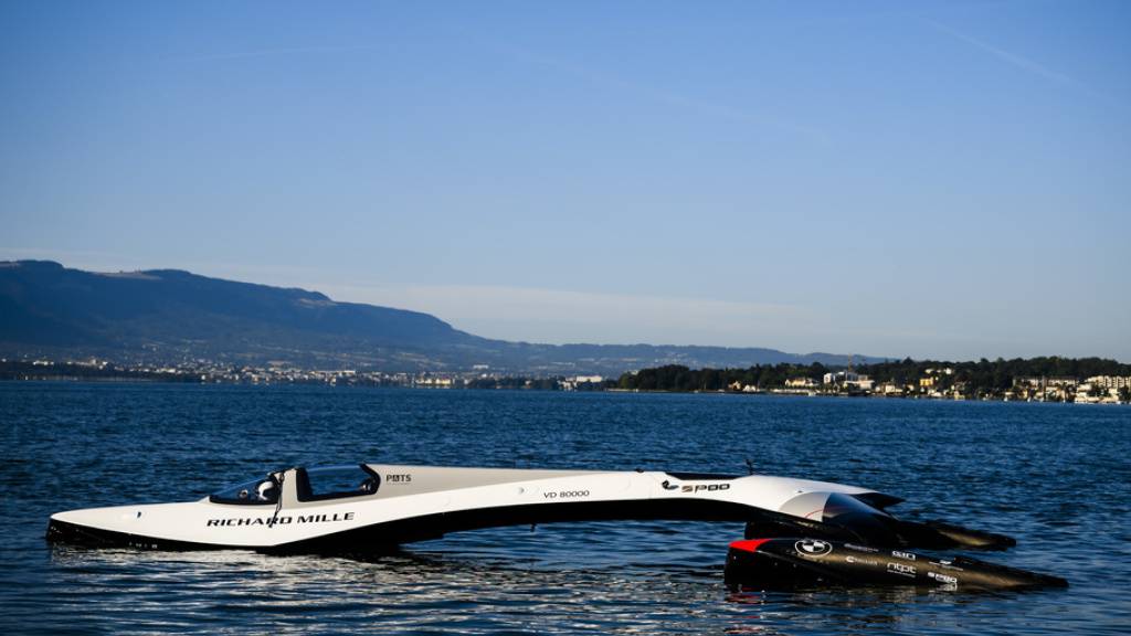 Optisch sieht die SP80 überhaupt nicht mehr wie ein Segelboot aus, sondern wie eine technologische Kreuzung aus einer Weltraumrakete und einem radlosen Formel-1-Boliden.