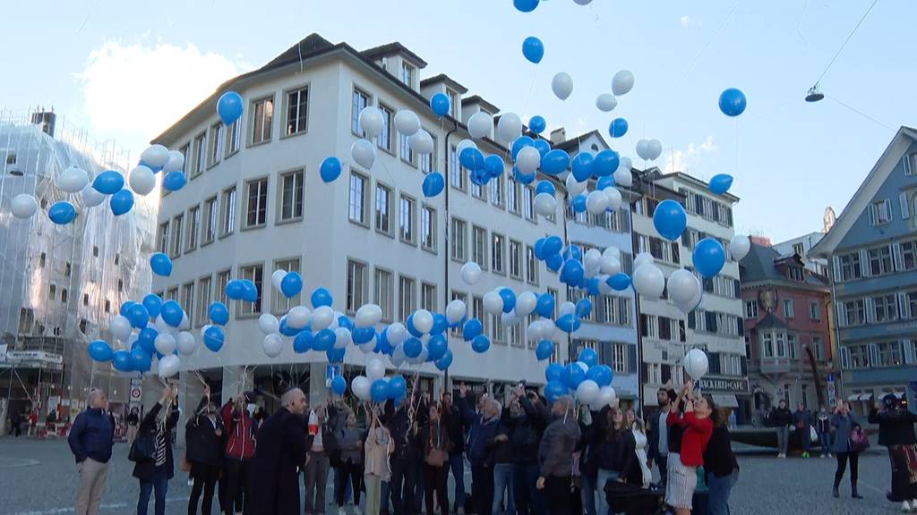 Deshalb fliegen Ballone der Hoffnung über Zürich