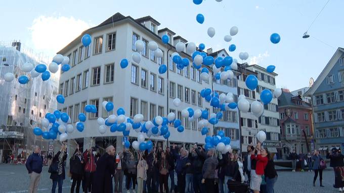 Deshalb fliegen Ballone der Hoffnung über Zürich