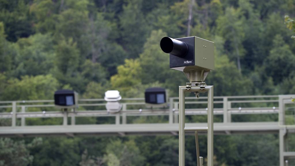 Der Einsatz von Kameras zur Fahrzeugerkennung auf Autobahnen ist umstritten. (Symbolbild)