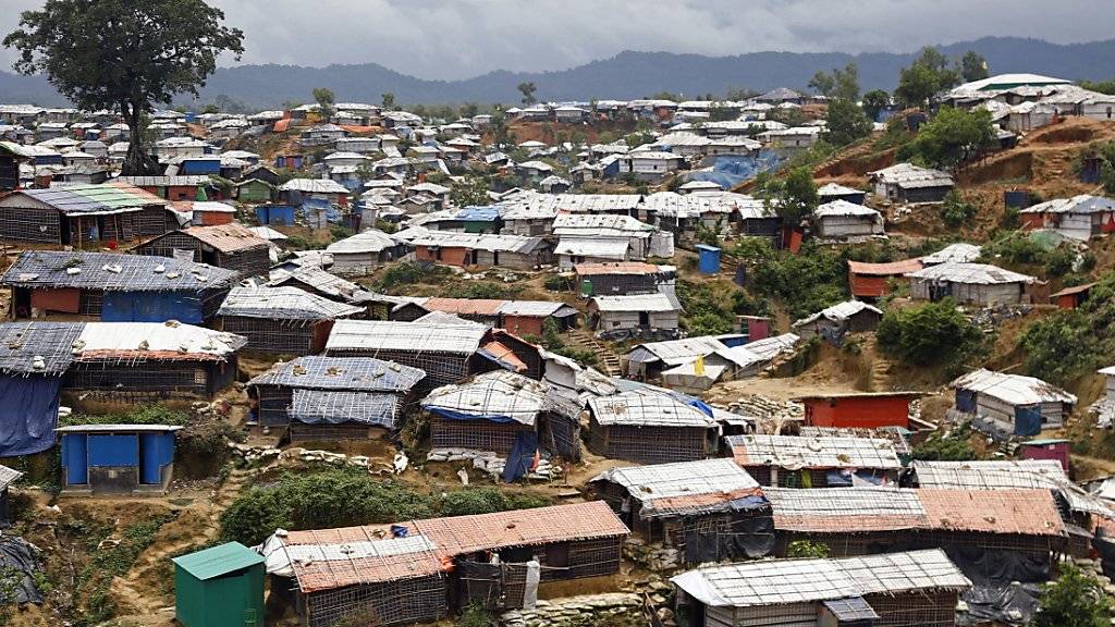 Die Uno ruft zu Spenden für geflüchtete Rohingya auf. Im grössten Flüchtlingslager in der Grenzregion bei Cox's Bazar leben mehr als 625'000 Menschen. Die Region liegt in einem Gebiet, das immer wieder von Unwettern heimgesucht wird.