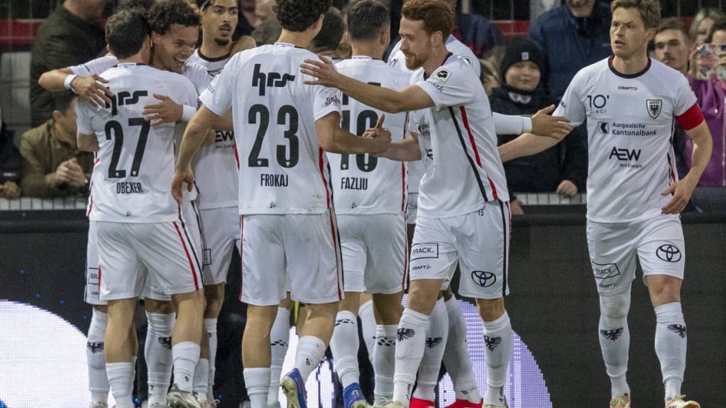 Der FC Aarau feiert im Nachholspiel einen souveränen Heimsieg