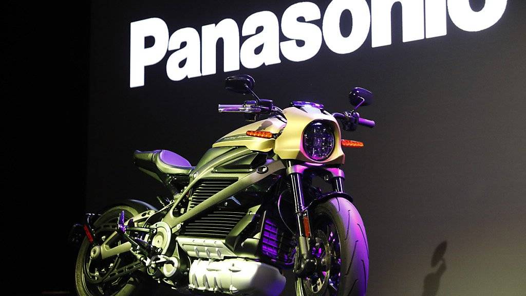 Harley Davidson hat an der Technik-Messe CES in Las Vegas gemeinsam mit dem japanischen Elektronik-Konzern Panasonic ein Elektro-Motorrad vorgestellt.