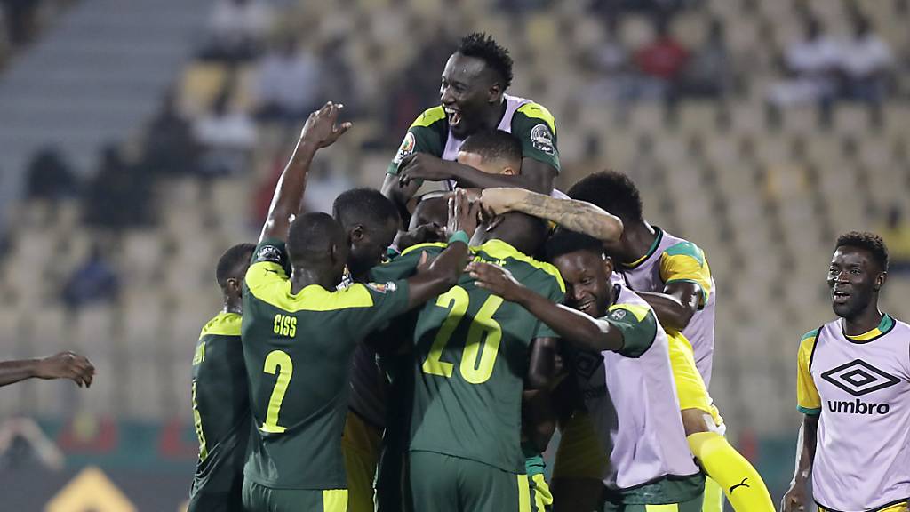 Grosser Jubel bei Senegals Fussballern nach dem geschafften Finaleinzug am Afrika-Cup
