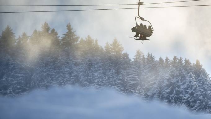 7-Jähriger fällt vom Sessellift