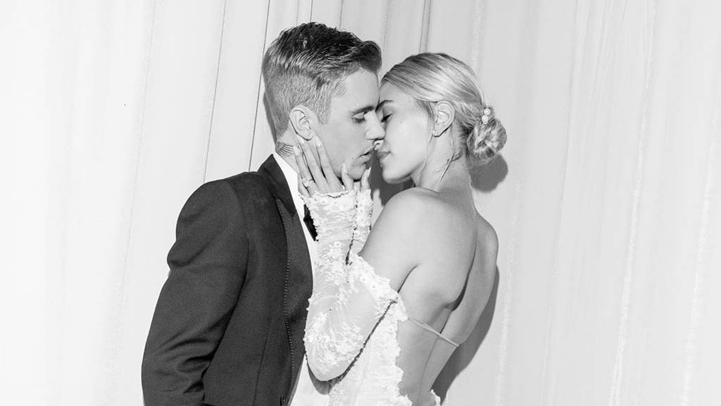 Justin und Hailey Bieber posten Hochzeitsbilder