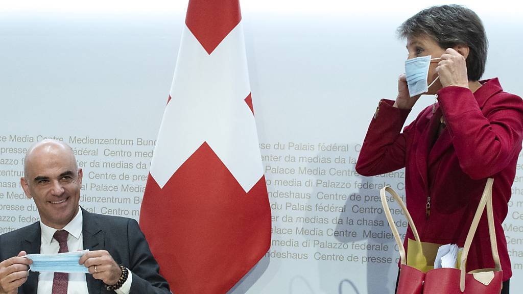 Gesundheitsminister Alain Berset und Bundespräsidentin Simonetta Sommaruga an einer Medienkonferenz am Donnerstag in Bern. (Archivbild)