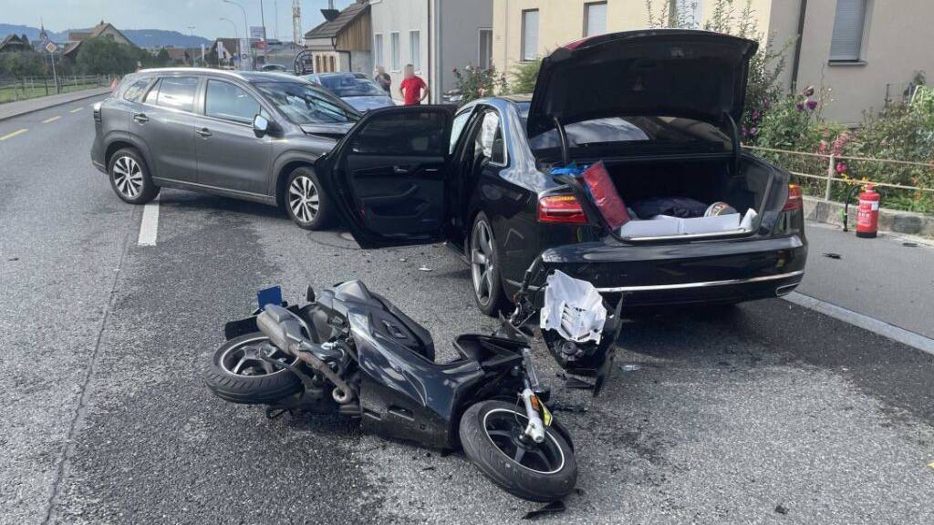 Drei Verletzte bei Frontalkollision in Arth