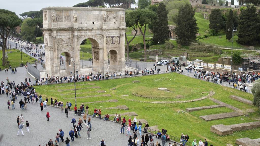 Millionen von Touristen strömen jedes Jahr nach Rom. (Archivbild)