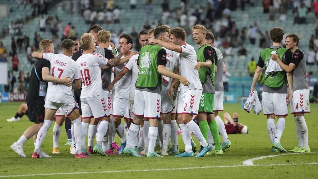 Dänemark schafft den Einzug in den EM-Halbfinal dank eines 2:1-Siegs gegen Tschechien.