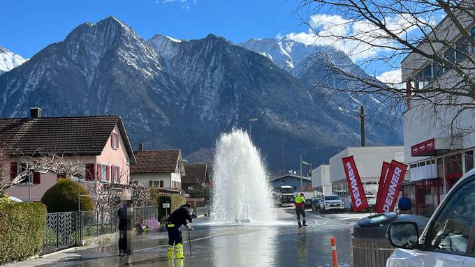 Zehn Meter hohe Wasserfontäne im Werdenberg – mehrere tausend Liter Wasser ausgelaufen