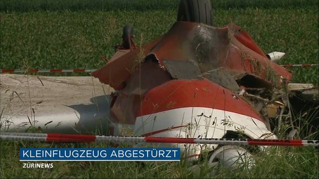 Tragisches Unglück: Flugzeug stürzt nahe der Grenze ab