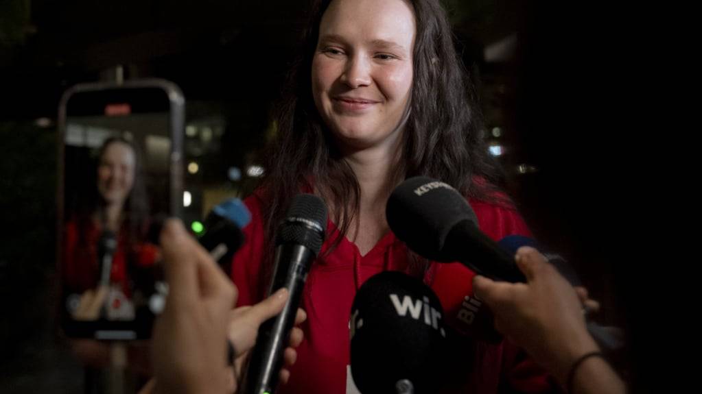Zoë Më zurück im Hotel nach dem ESC-Final. Die Jurywertung bedeute ihr alles, sagte sie. (KEYSTONE/Til Buergy)