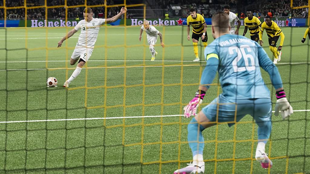Viktor Gyökeres trifft vom Penaltypunkt zum 2:0 für Sporting Lissabon