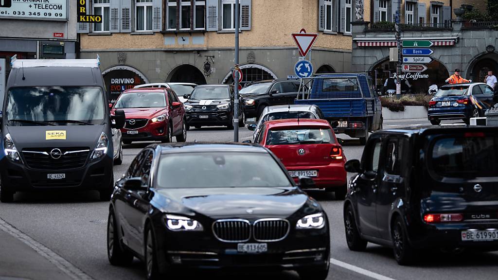 Auto-Neuzulassungen im April zum Vorjahr gestiegen