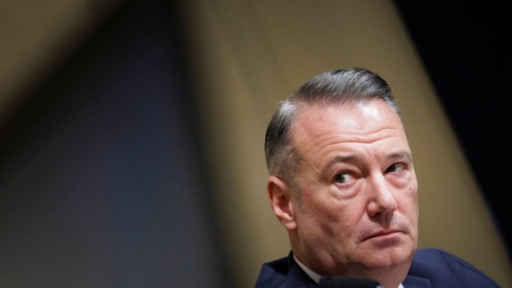 ARCHIV - Todd Lyons, amtierender Direktor der US-Einwanderungs- und Zollbehörde (ICE), sagt während einer Anhörung des House Committee on Homeland Security zur Aufsicht über das Department of Homeland Security aus. Foto: Tom Brenner/AP/dpa