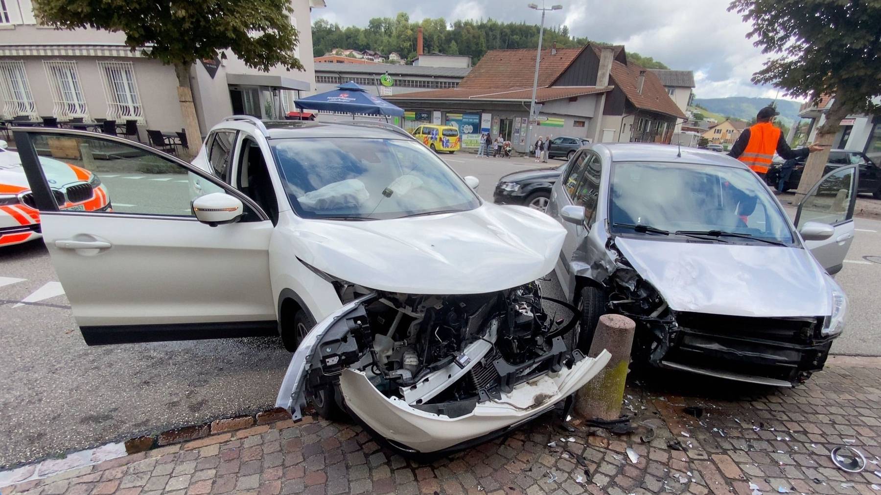 Eine Autolenkerin verursachte am Donnerstag, 12. September, mehrere Unfälle.