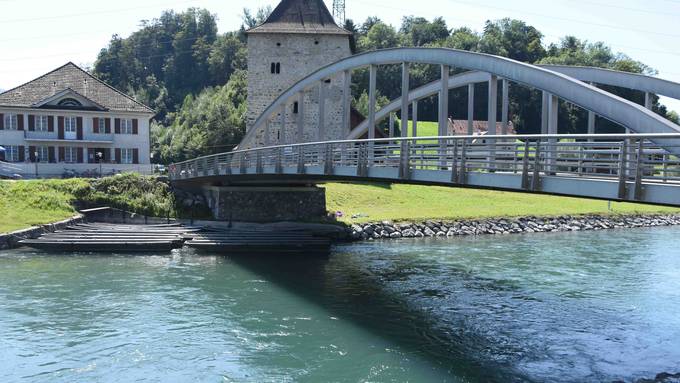 Beim Sprung ins Wasser verletzt