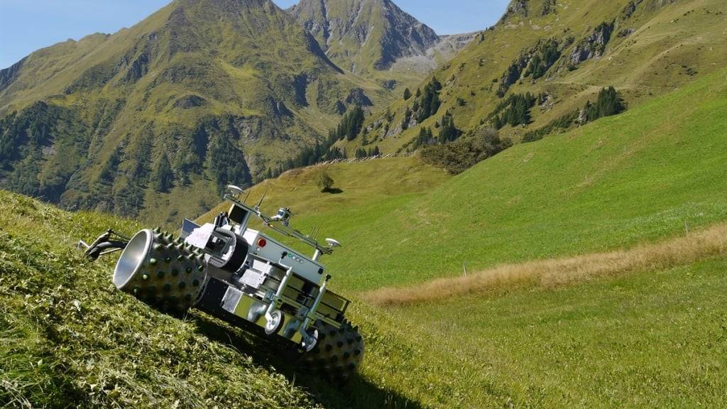 Roboter soll künftig Landwirte am Hang entlasten