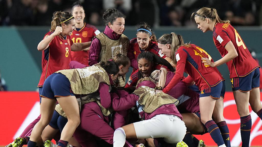 Spaniens Fussballerinnen freuen sich über den Einzug in ihren ersten WM-Final