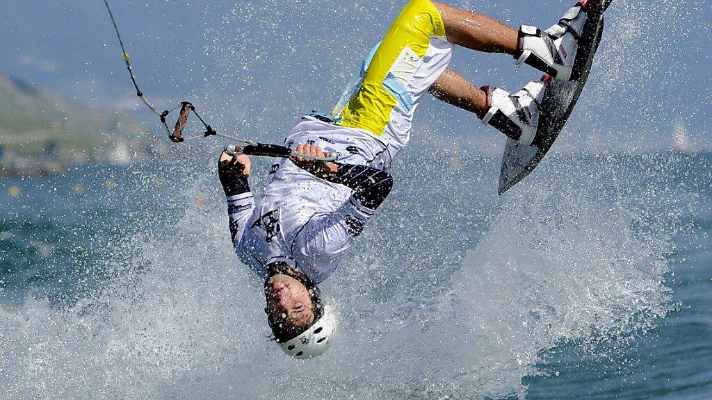 Der Zürcher Kantonsrat will Wakeboarding auf dem Zürichsee nicht weiter einschränken. Er lehnte einen Vorstoss der Grünen ab. (Archivbild)