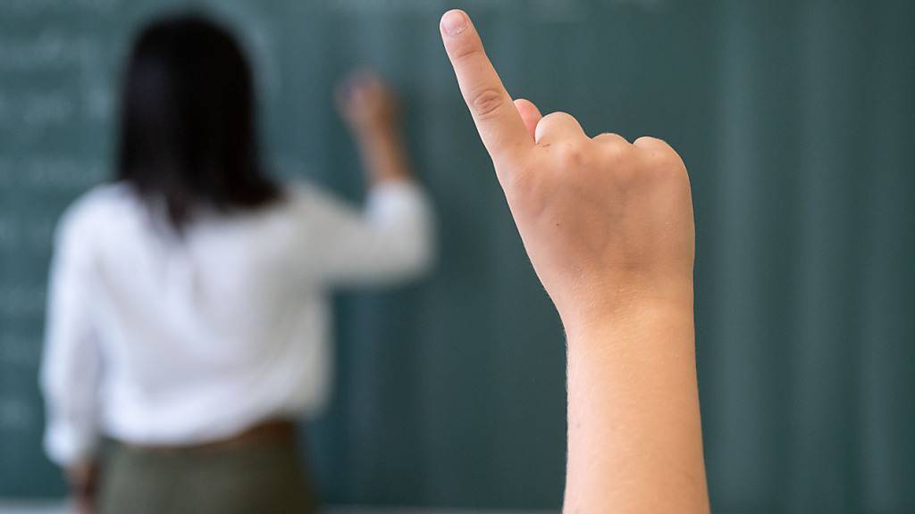 Für zahlreiche Sechstklässlerinnen und Sechstklässer endet in den nächsten Wochen die Primarschulzeit. (Symbolbild)