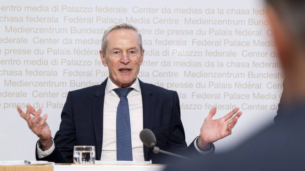 Werner Luginbühl, Präsident der Eidgenössischen Elektrizitätskommission (Elcom), weist auf Herausforderungen bei der Schweizer Stromversorgung hin.