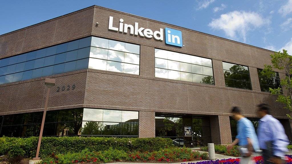 Ein Hacker will 177 Millionen Datensätze bei LinkedIn abgesaugt haben und bietet sie nun zum Verkauf an. Laut dem Unternehmen handelt es sich um den bereits bekannten Fall von 2012, ruft aber seine Nutzer auf, ihre Passwörter zu wechseln. (Symbolbild)