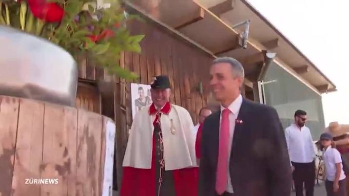 Cassis in Knonau: Bundespräsident als «Taufgötti»