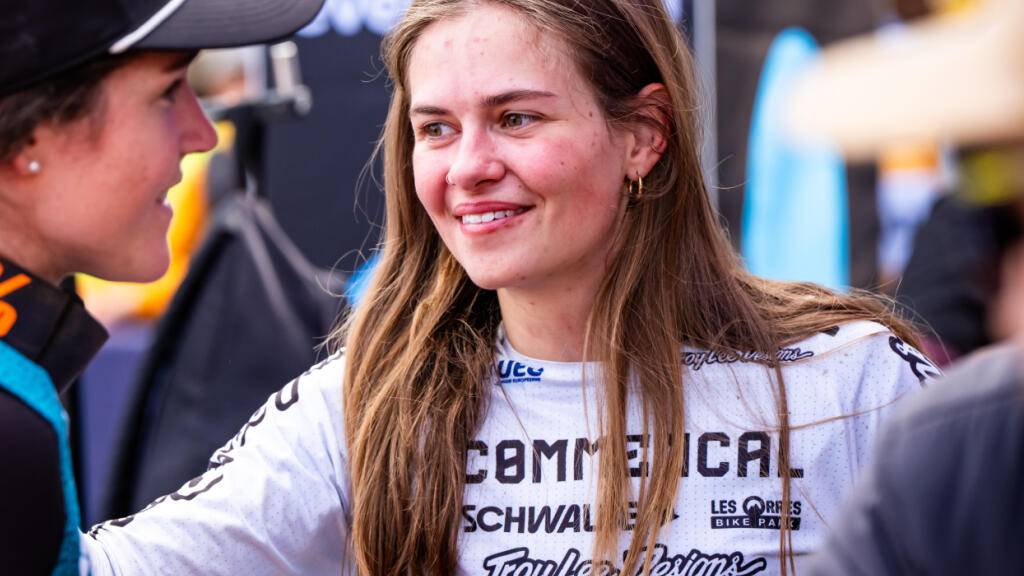 Lisa Baumann in Frankreich auf dem Podest