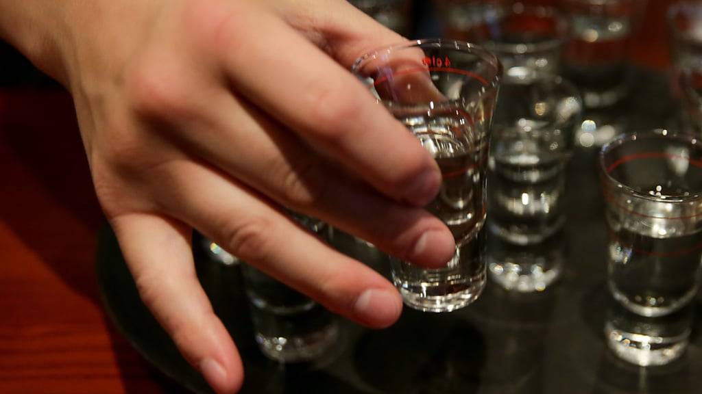 Die Luzerner Polizei führte im Kanton zur Kontrolle des Jugendschutzes Alkoholtestkäufe durch. (Symbolbild)