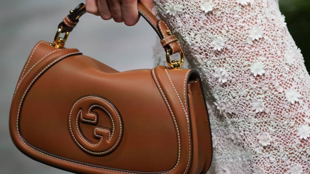 Gucci läuft nicht gut: Mutterkonzern Kering will nun die Attraktivität der Luxusmarke steigern. (Archivbild)