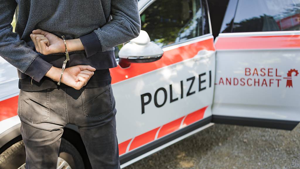 In Basel ist ein 28-jähriger Mann in der Nacht auf Sonntag mit einer Stichwaffe tödlich verletzt worden. Der mutmassliche Täter wurde verhaftet. (Symbolbild)