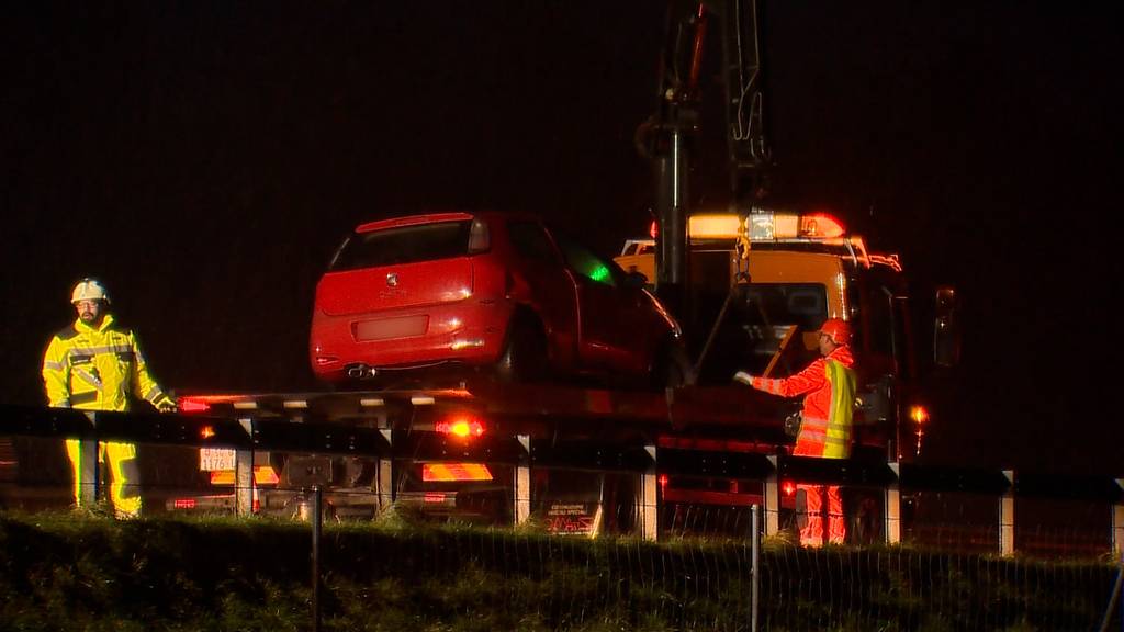 Henau (SG): Geisterfahrerin verursacht Frontalkollision auf der A1 – zwei Verletzte