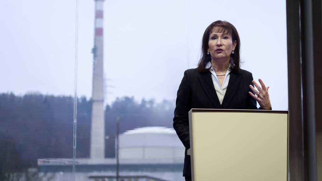 BKW-Konzernchefin Suzanne Thoma spricht anlässlich der Abschaltung des Atomkraftwerks Mühleberg.