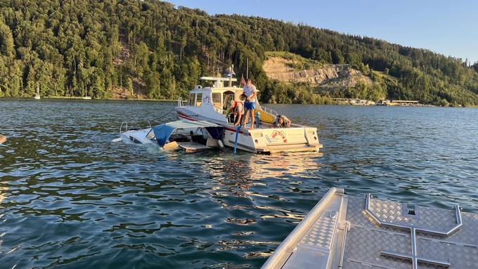 Sieben Personen von sinkendem Boot im Oberen Zürichsee gerettet