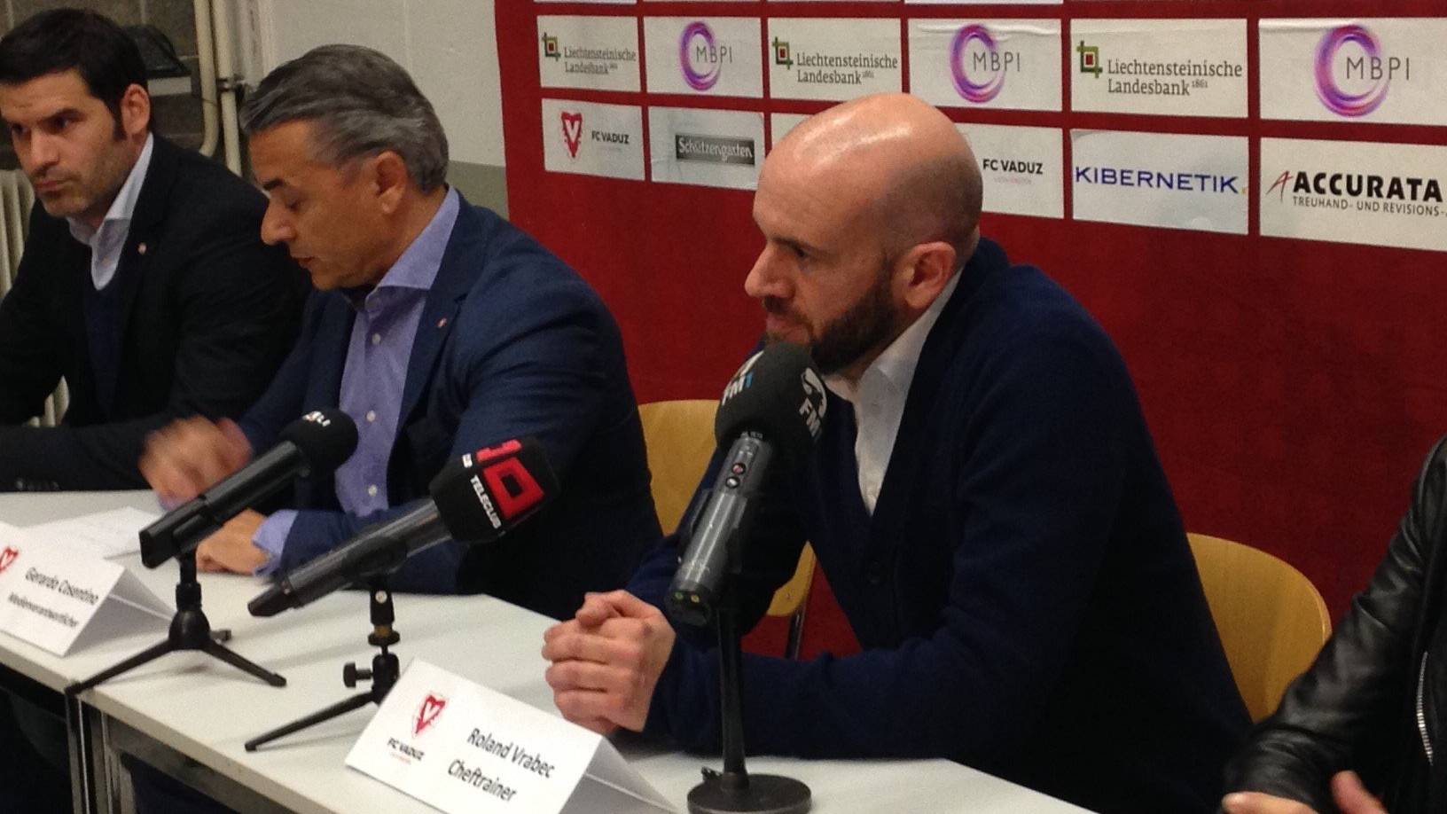 Roland Vrabec an seiner ersten Medienkonferenz als neuer Vaduz-Trainer
