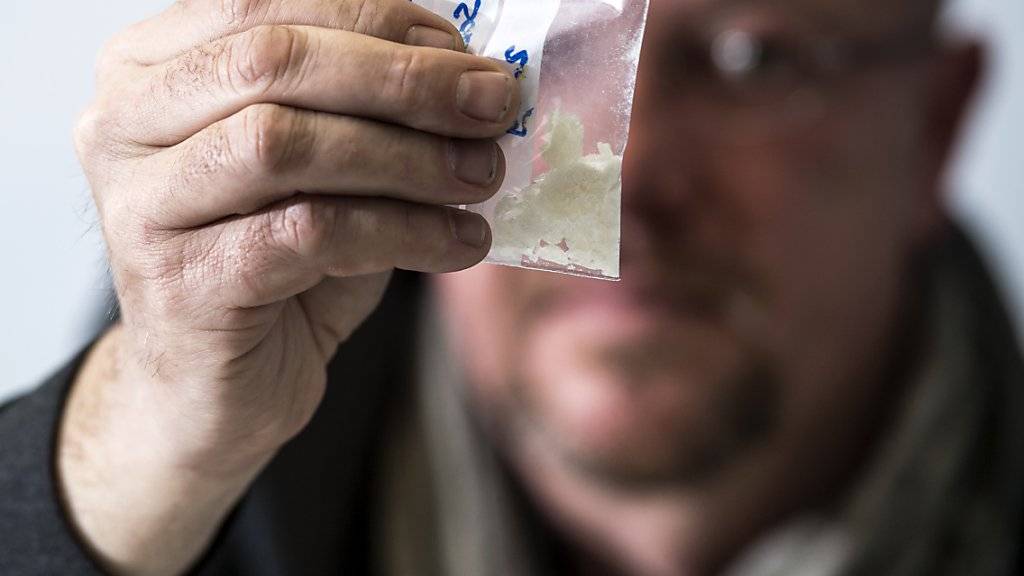 Olivier Guéniat, Chef der Neuenburger Kriminalpolizei, will mit dem Präventionsprogramm Abhängige von Crystal Meth schneller aus der Drogensucht herausholen.